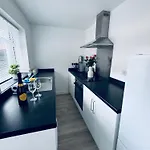 Holly Terrace - 2 Bedrooms - Sleeps 3