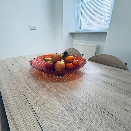 Holly Terrace - 2 Bedrooms - Sleeps 3 בית נופש ווייט הייבן