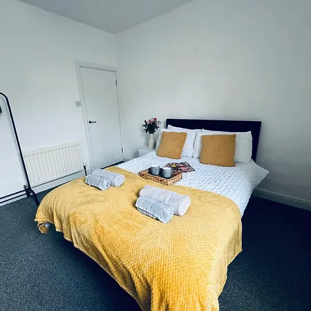 בית נופש Holly Terrace - 2 Bedrooms - Sleeps 3