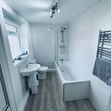 Сasa de vacaciones Holly Terrace - 2 Bedrooms - Sleeps 3 *