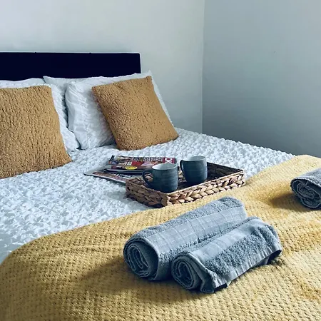 Holly Terrace - 2 Bedrooms - Sleeps 3 בית נופש ווייט הייבן